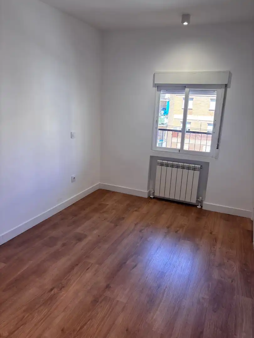 Wohnung zum Verkauf in Móstoles mit Klimaanlage, Heizung und Terrasse