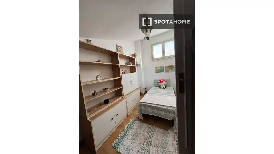 Bedroom of Flat for share in Pineda de Mar  with Air Conditioner, Heating and Furnished