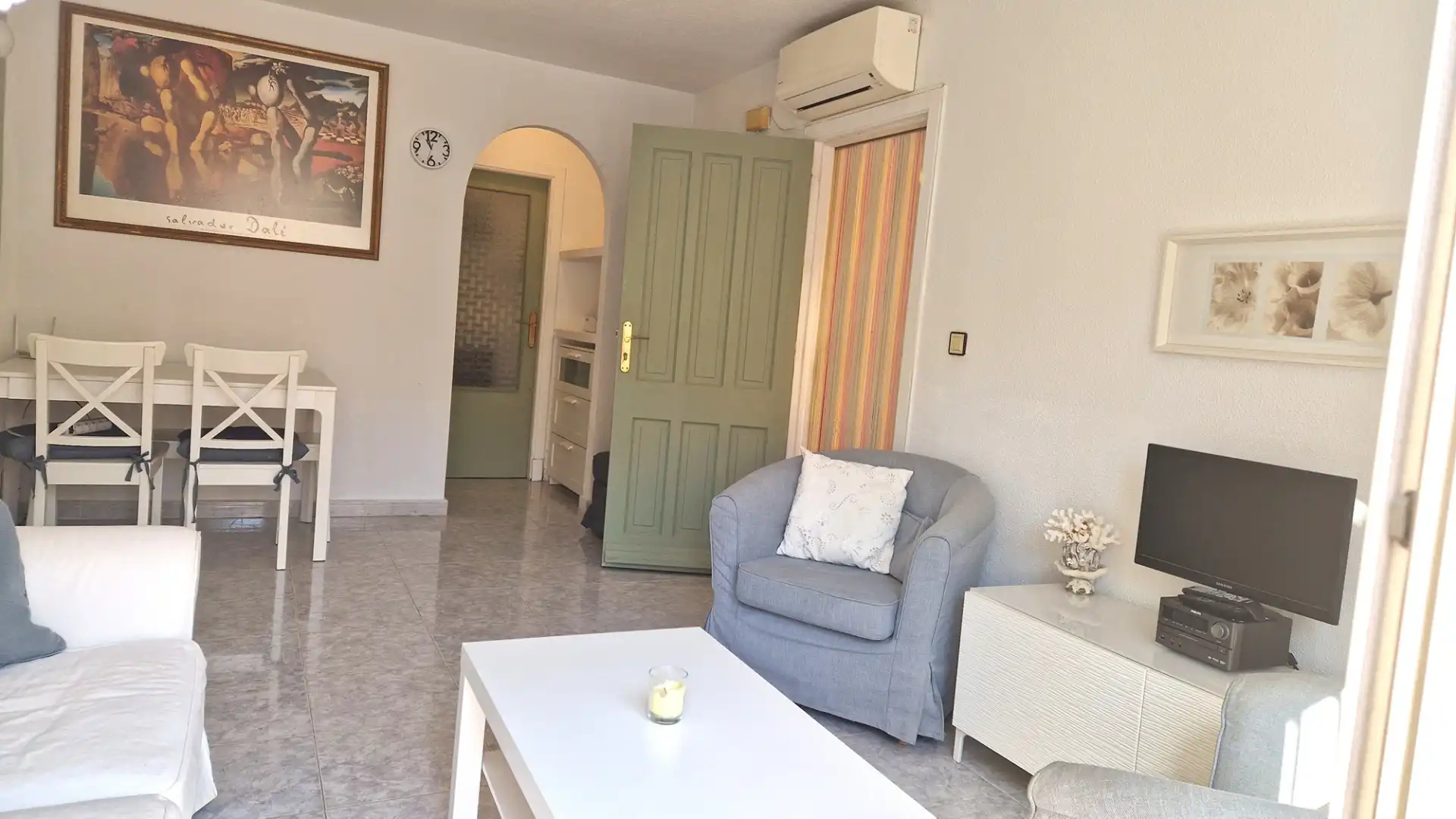 Sala de estar de Casa o chalet en venta en Torrevieja con Aire acondicionado, Amueblado y Horno