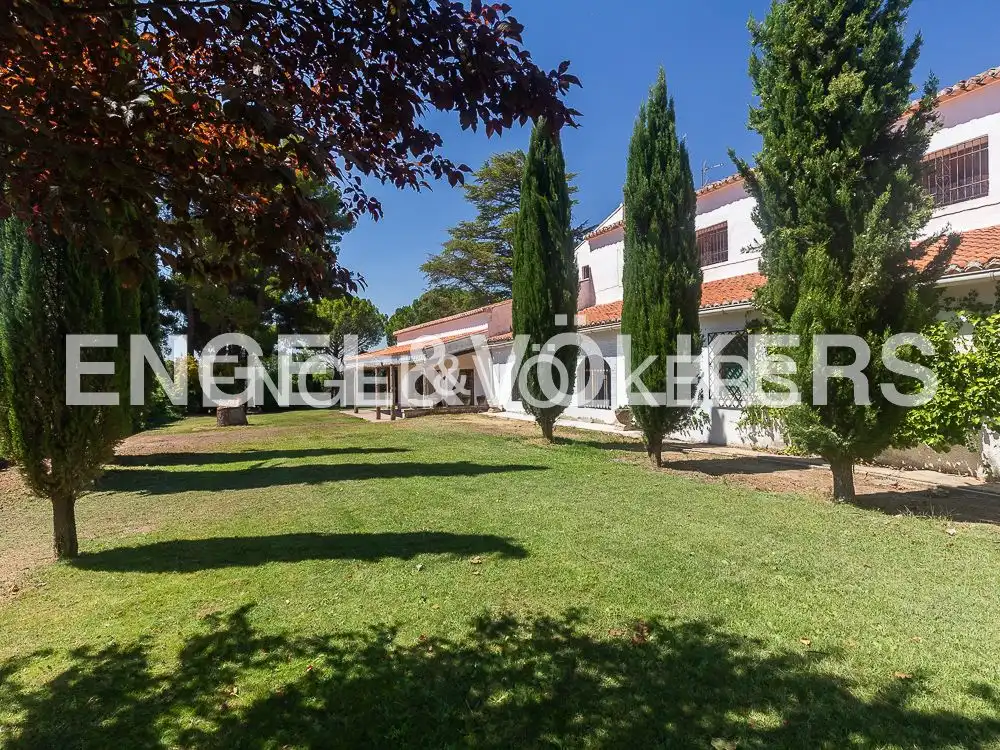 Casa rústica con piscina en venta en Requena, imagen 5