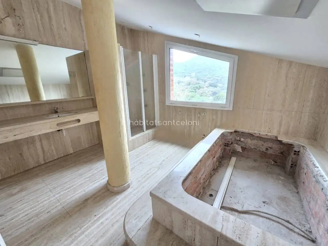Bany de Casa o xalet en venda en Vallromanes amb Jardí privat, Terrassa i Piscina