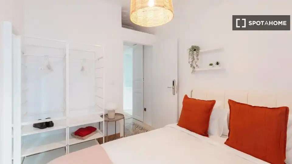Habitación de Piso de alquiler en Valencia con Aire acondicionado, Calefacción y Amueblado