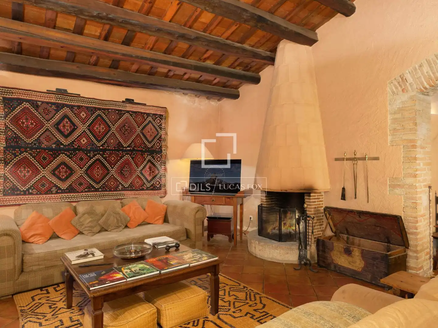 Sala de estar de Finca rústica en venta en Sant Mori con Calefacción, Jardín privado y Terraza
