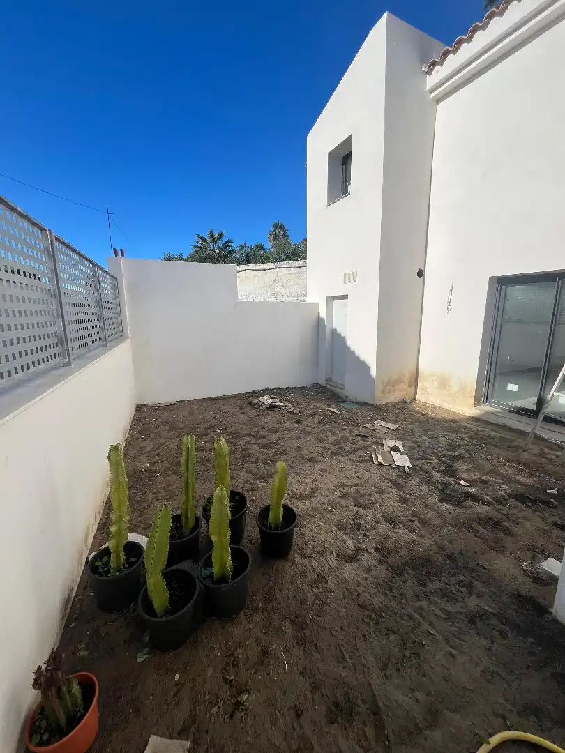 Jardí de Casa adosada en venda en Estepona amb Aire condicionat, Terrassa i Traster