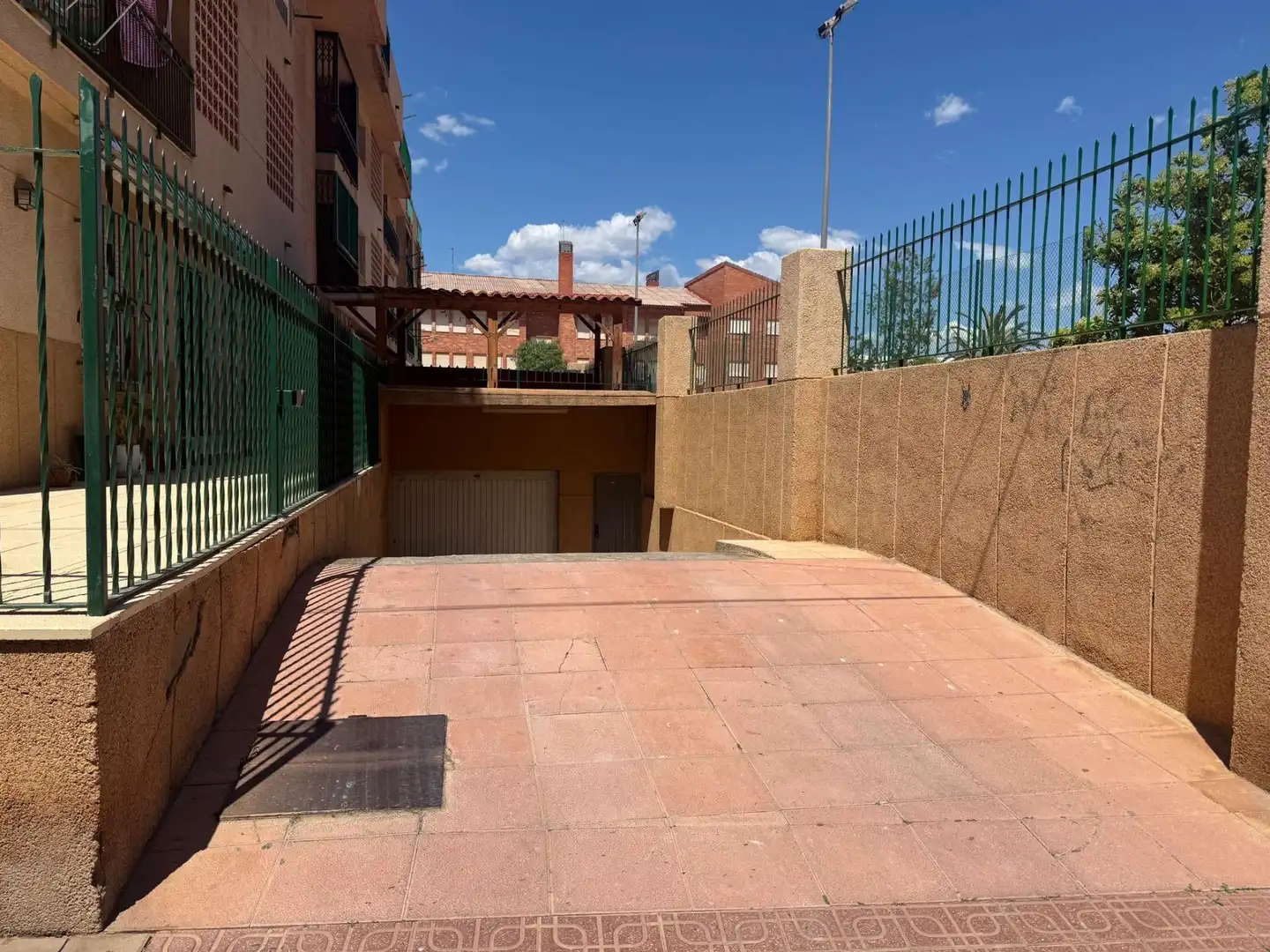 Aparcament de Pis en venda en Águilas amb Aire condicionat, Traster i Moblat