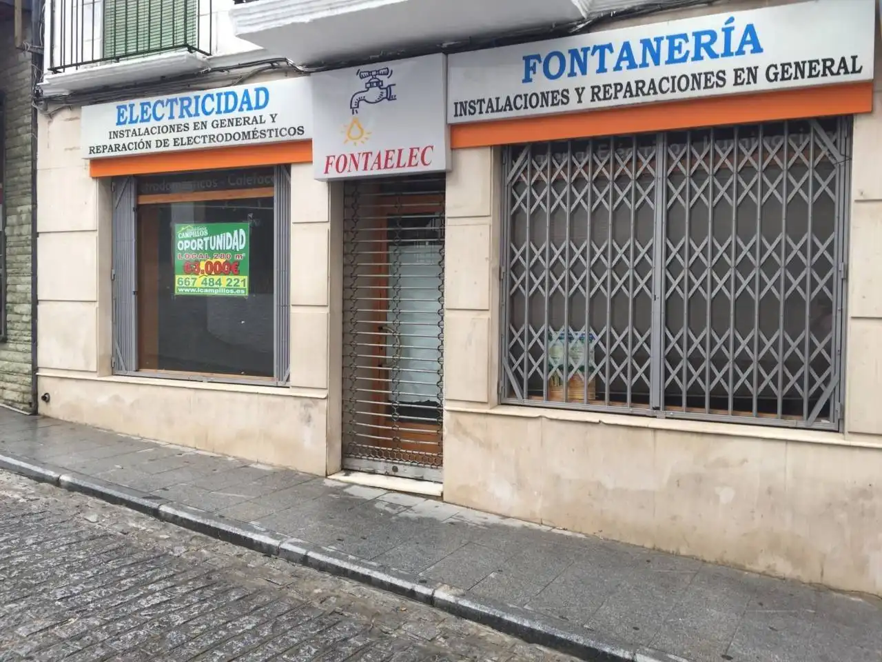 Local comercial en venda a Baena