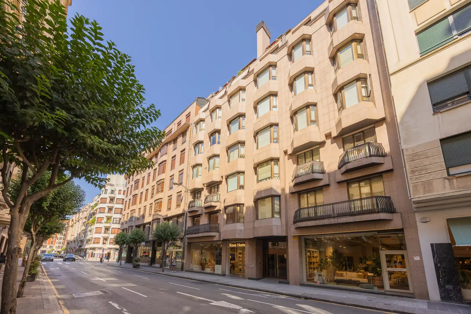 Vista exterior de Pis en venda en Bilbao  amb Calefacció i Moblat