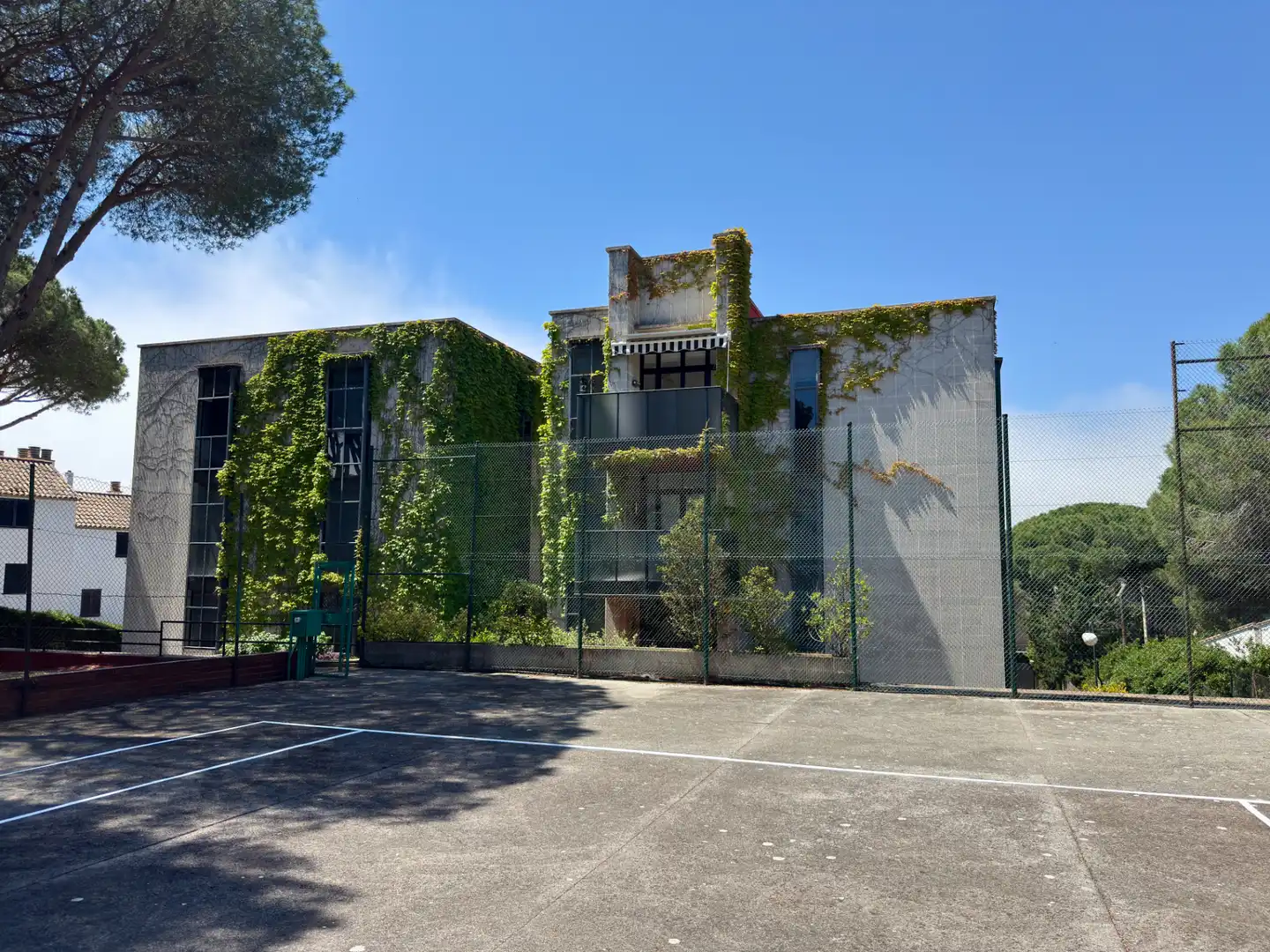 Außenansicht von Wohnungen zum Verkauf in Palafrugell mit Klimaanlage, Parkett und Abstellraum