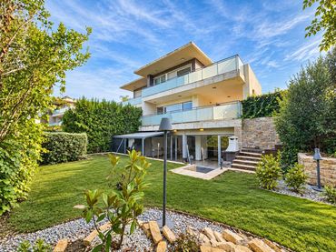 Casa pareada con piscina en venta en El Bosque