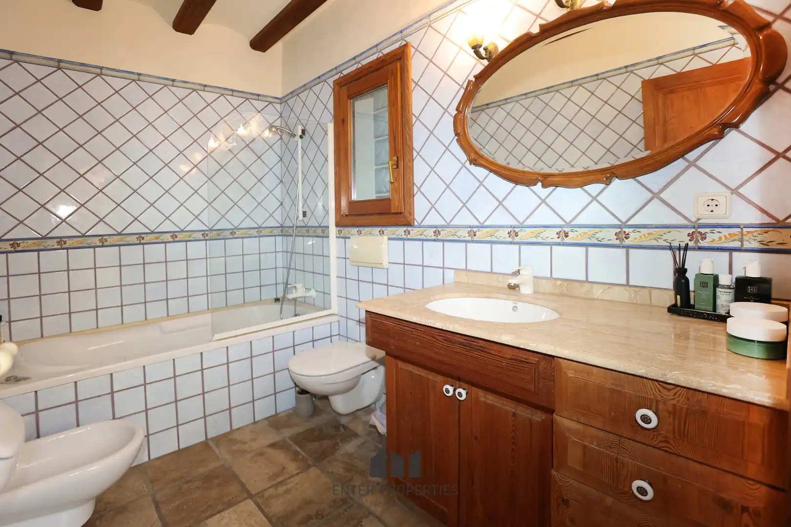 Baño de Piso en venta en Benissa con Aire acondicionado, Calefacción y Piscina