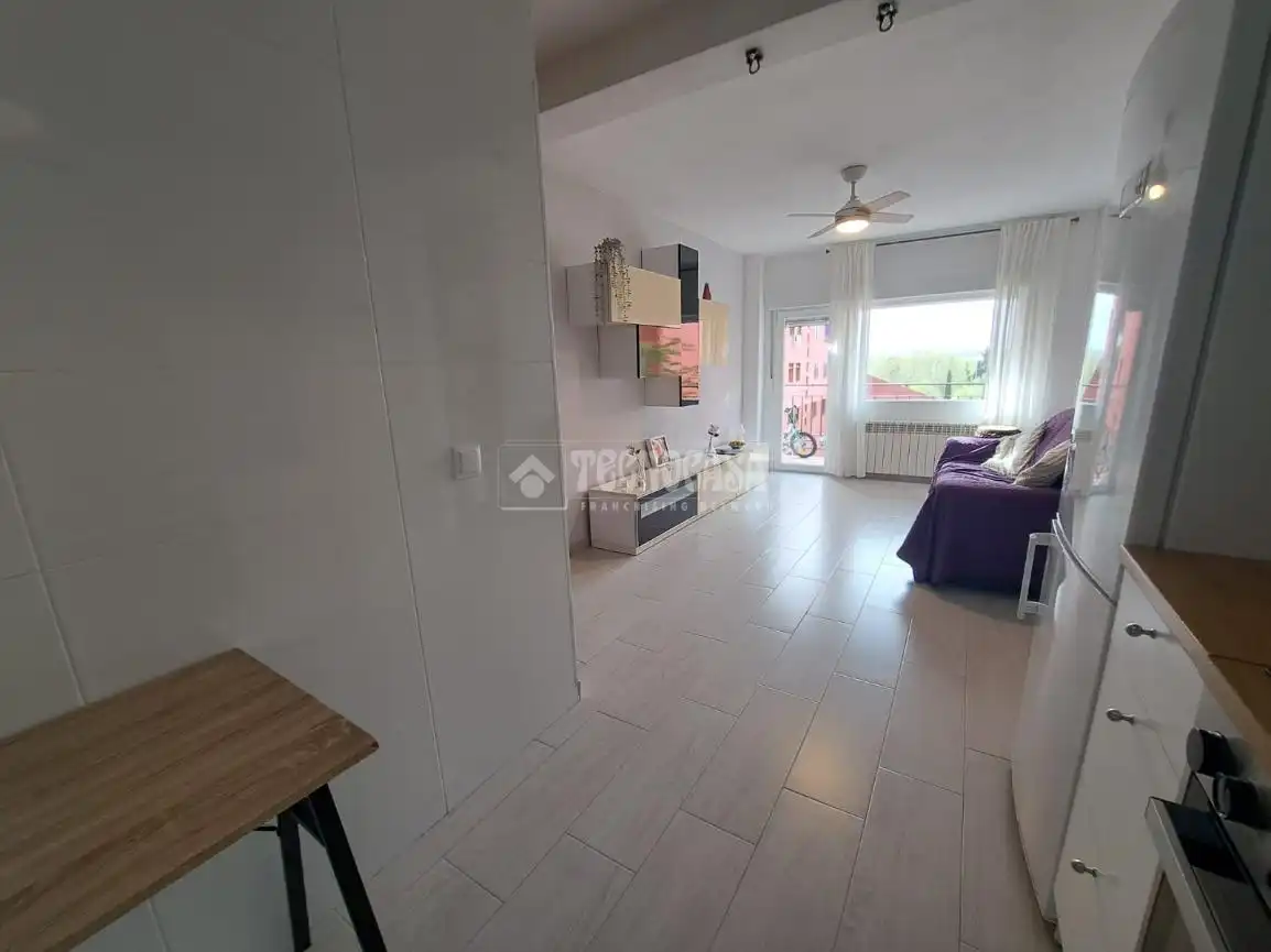 Habitación de Piso en venta en Madrid con Calefacción, Terraza y Balcón