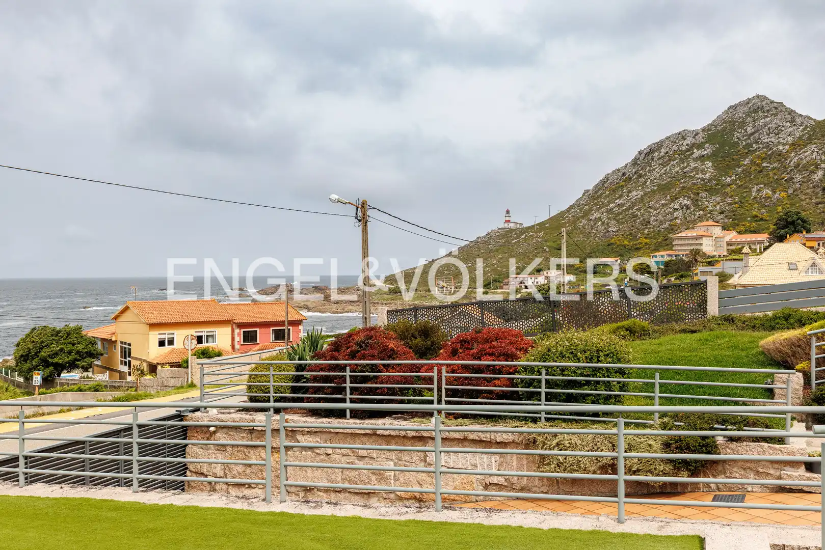 Casa o xalet en venda en Oia amb Calefacció, Jardí privat i Parquet