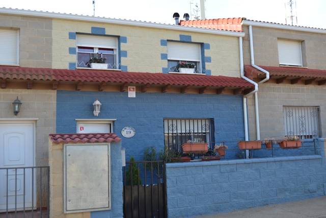 Casa adosada en Venta en Villahermosa del Campo