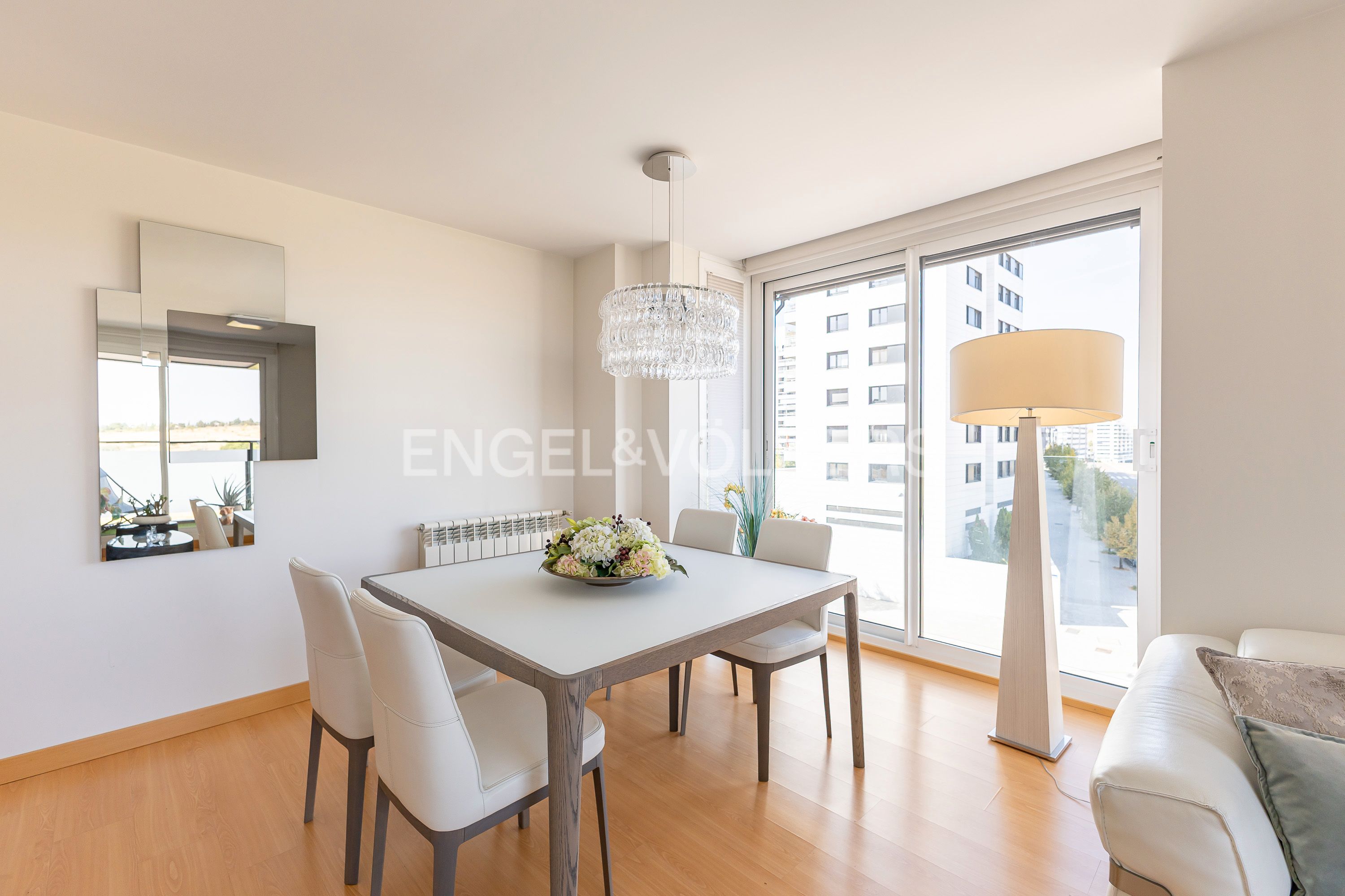Dining room of Apartment for sale in  Madrid Capital  with Air Conditioner, Heating and Private garden