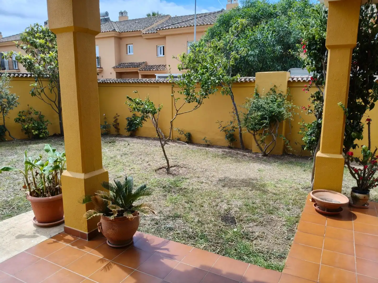 Jardí de Casa adosada en venda en Puerto Real amb Aire condicionat, Calefacció i Jardí privat