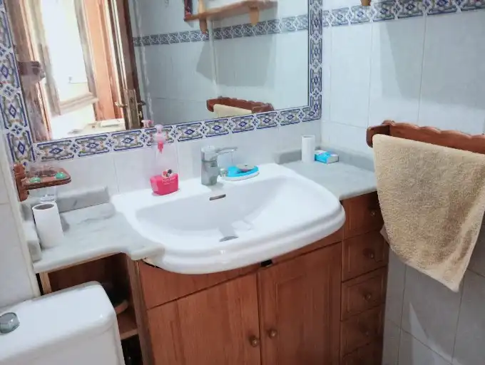 Badezimmer von Wohnung zum Verkauf in Santander mit Parkett, Möbliert und Waschmaschine