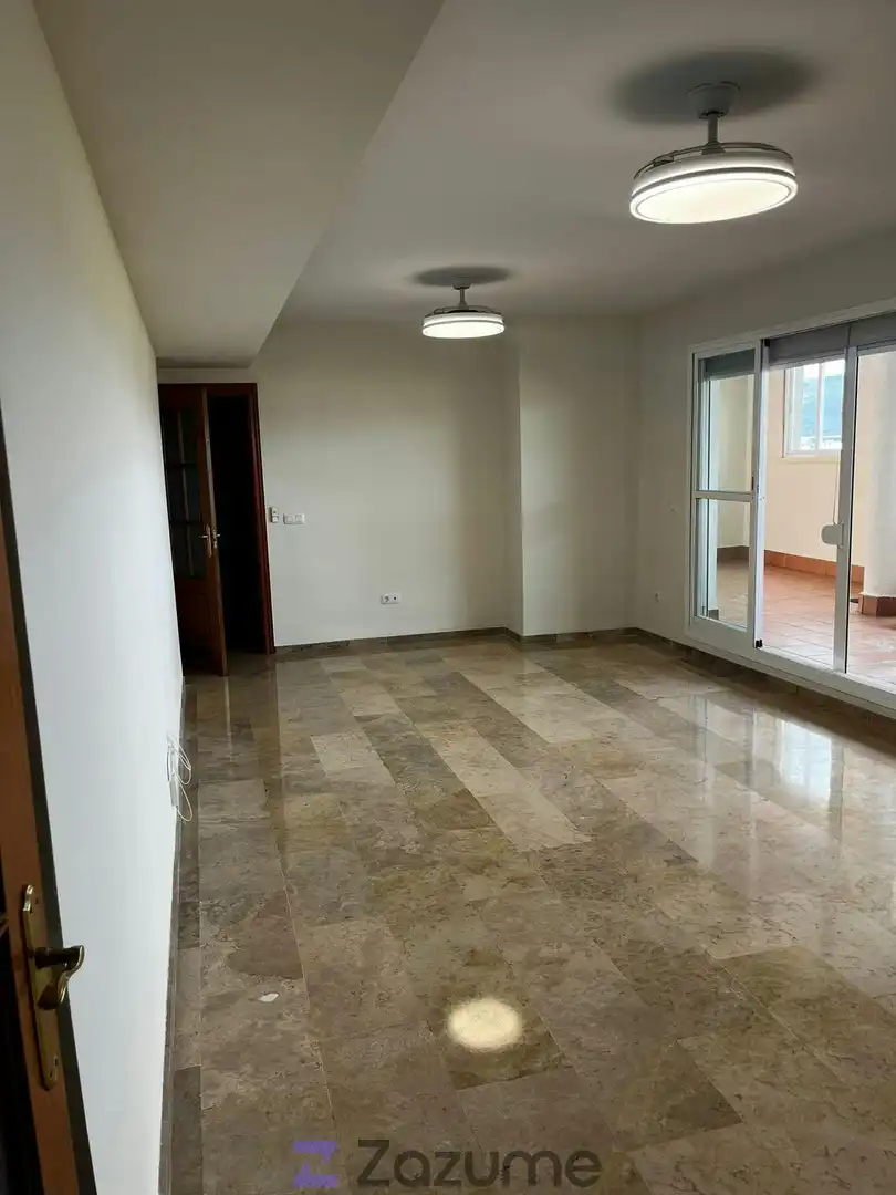 Wohnzimmer von Dachboden zur Miete in Málaga mit Klimaanlage, Heizung und Privatgarten