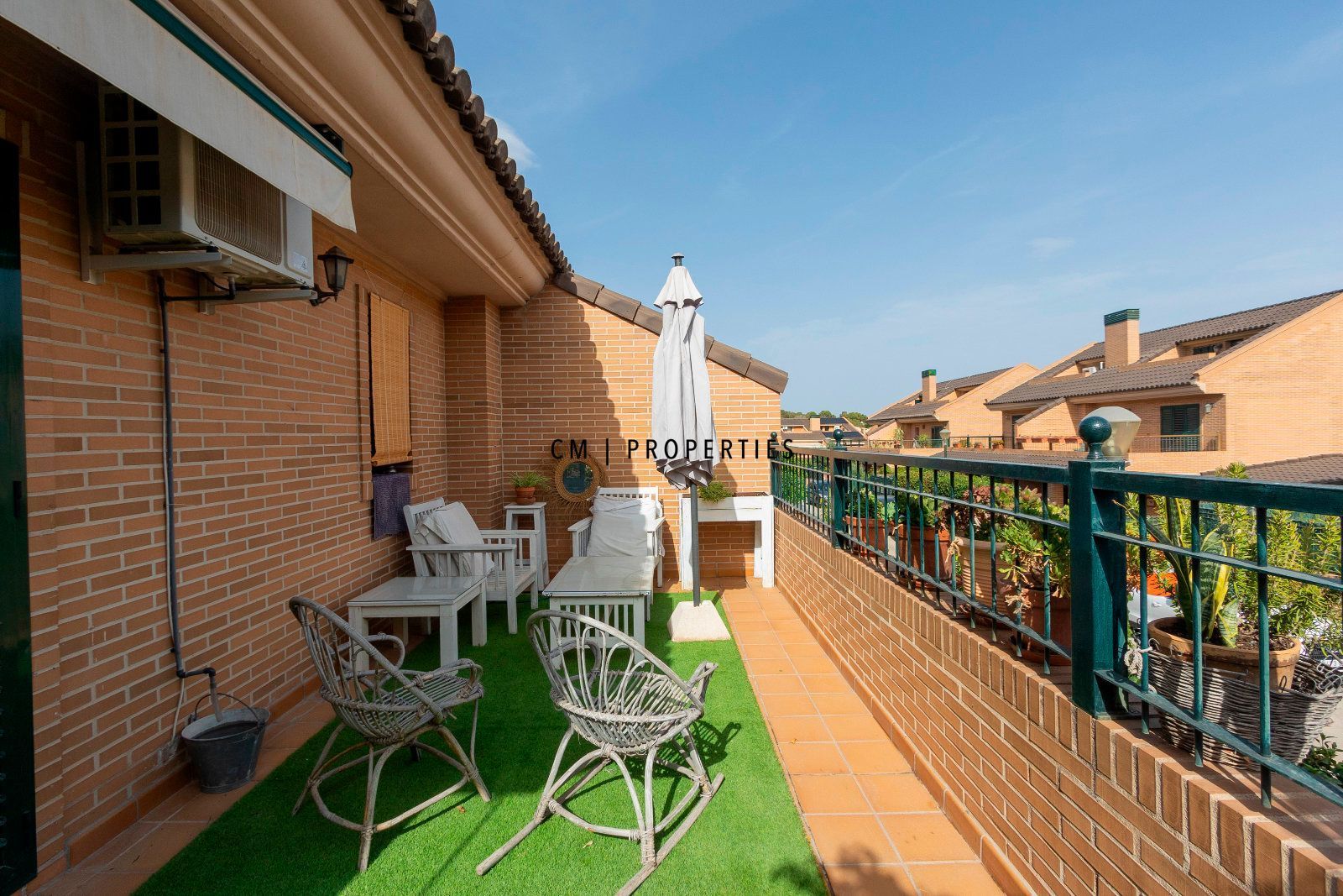 Terrace of Single-family semi-detached for sale in Paterna  with Air Conditioner, Heating and Swimming Pool