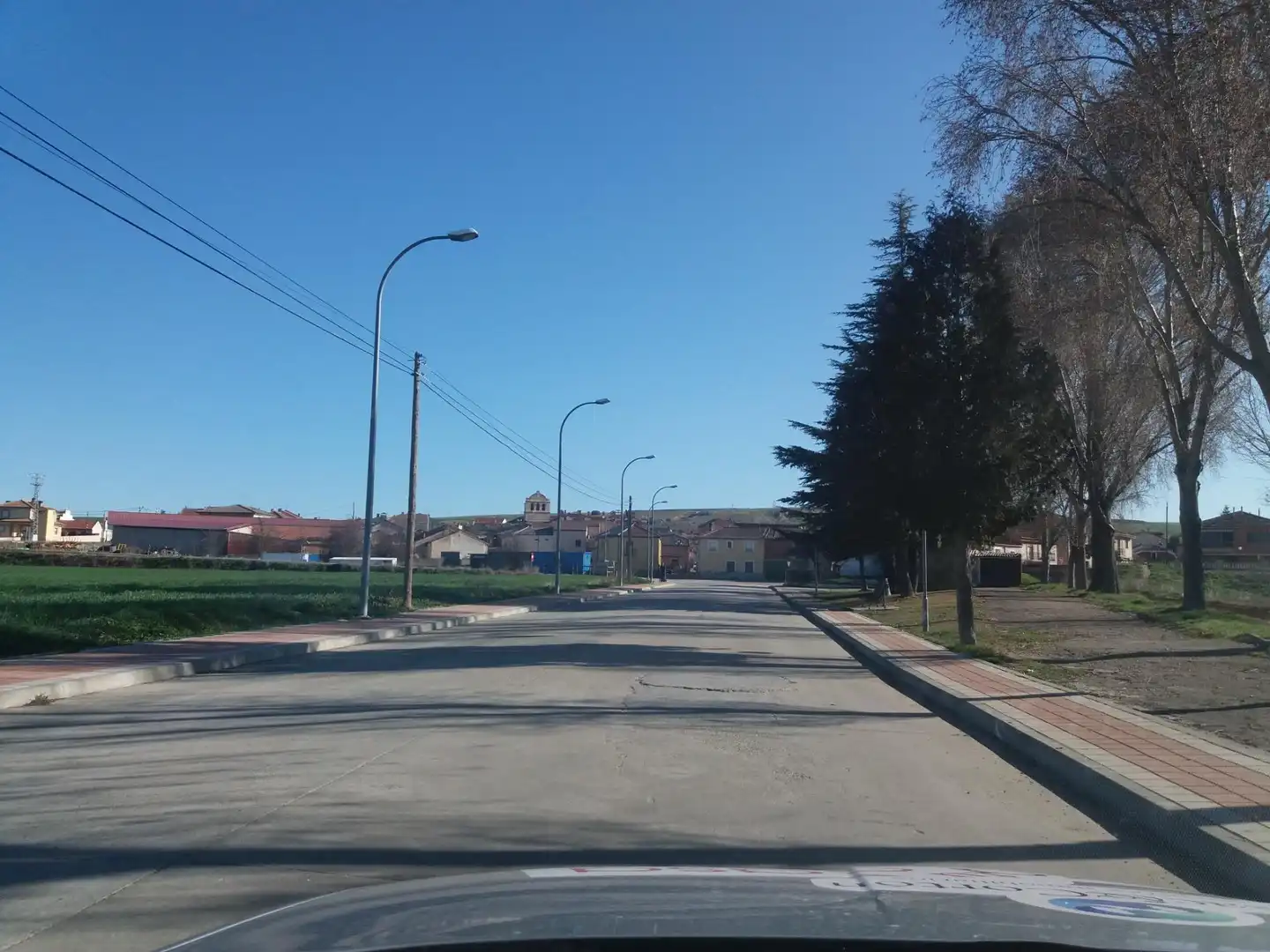 Vista exterior de Nave industrial en venta en Hontanares de Eresma