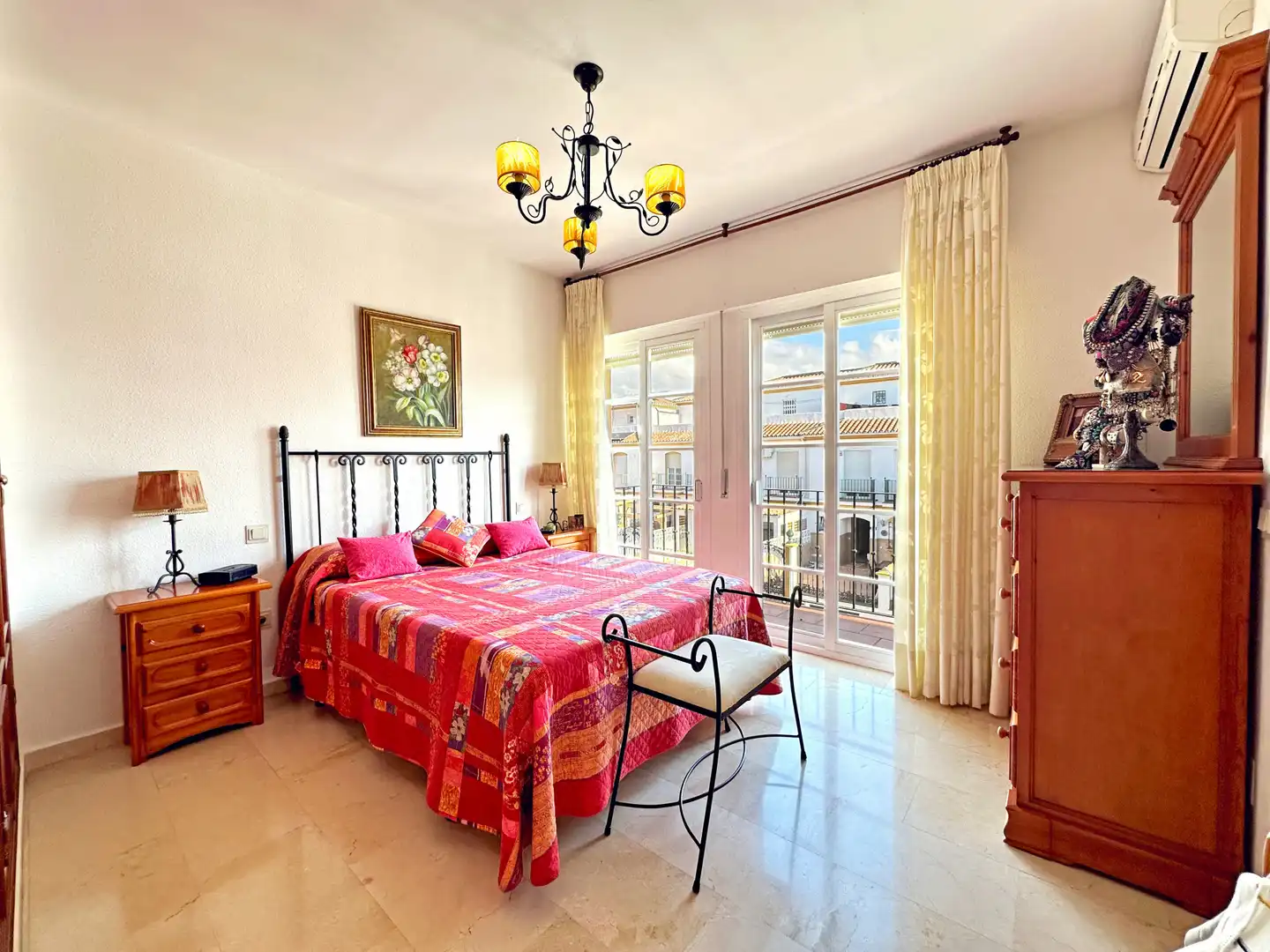 Dormitori de Casa adosada en venda en Estepona amb Aire condicionat, Terrassa i Traster