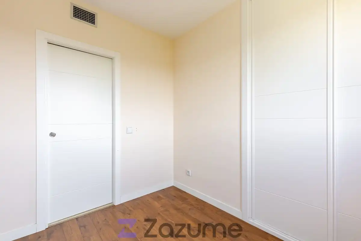 Habitación de Piso de alquiler en Madrid con Aire acondicionado, Calefacción y Piscina