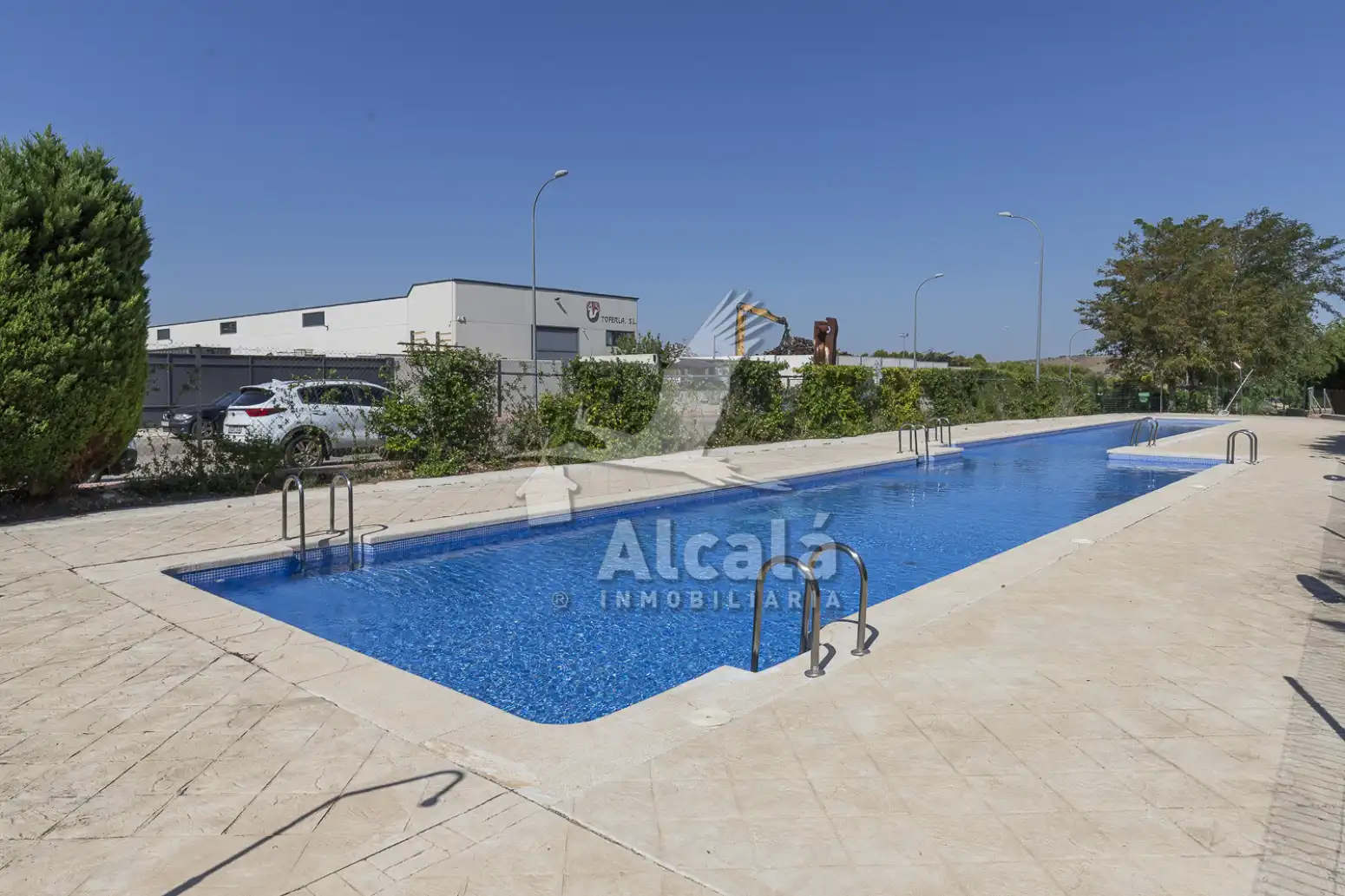 Swimming pool of Flat for sale in Loeches  with Air Conditioner, Heating and Private garden