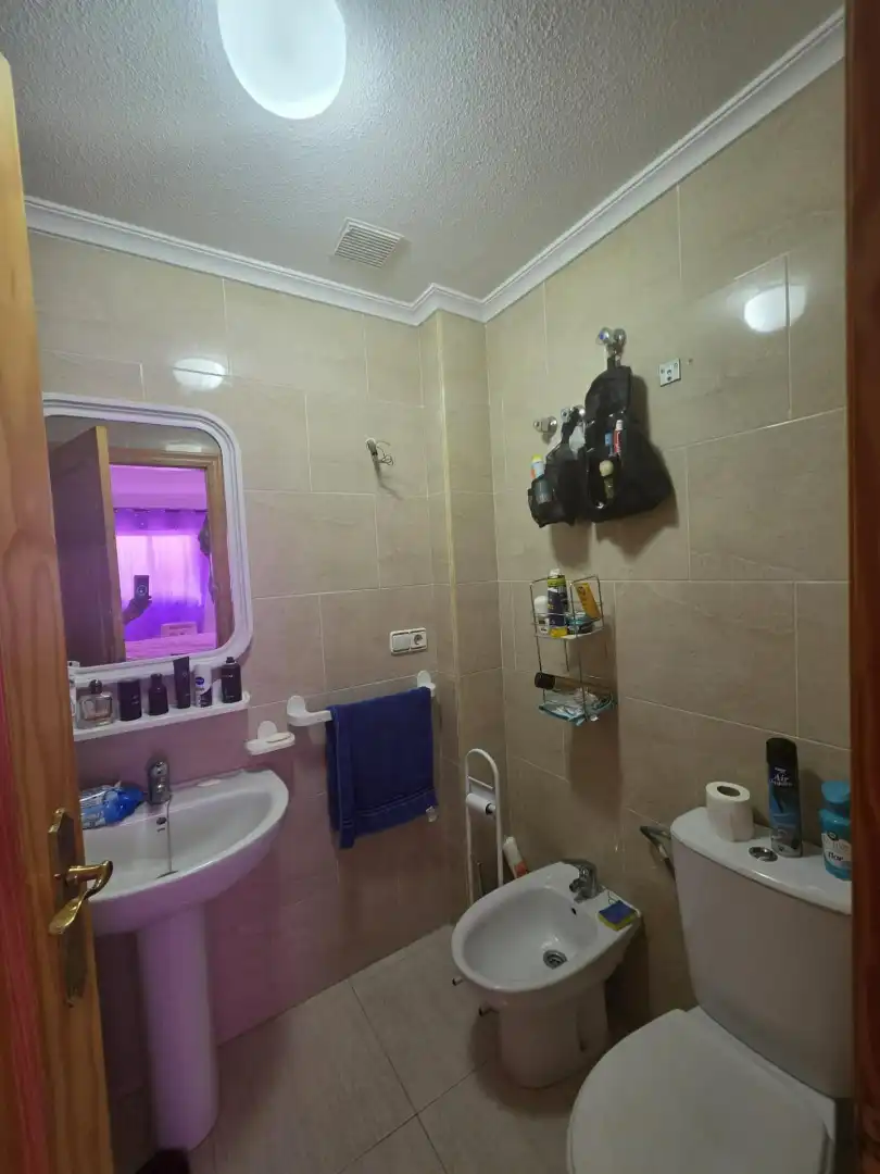 Baño de Piso en venta en Torrevieja con Terraza y Amueblado