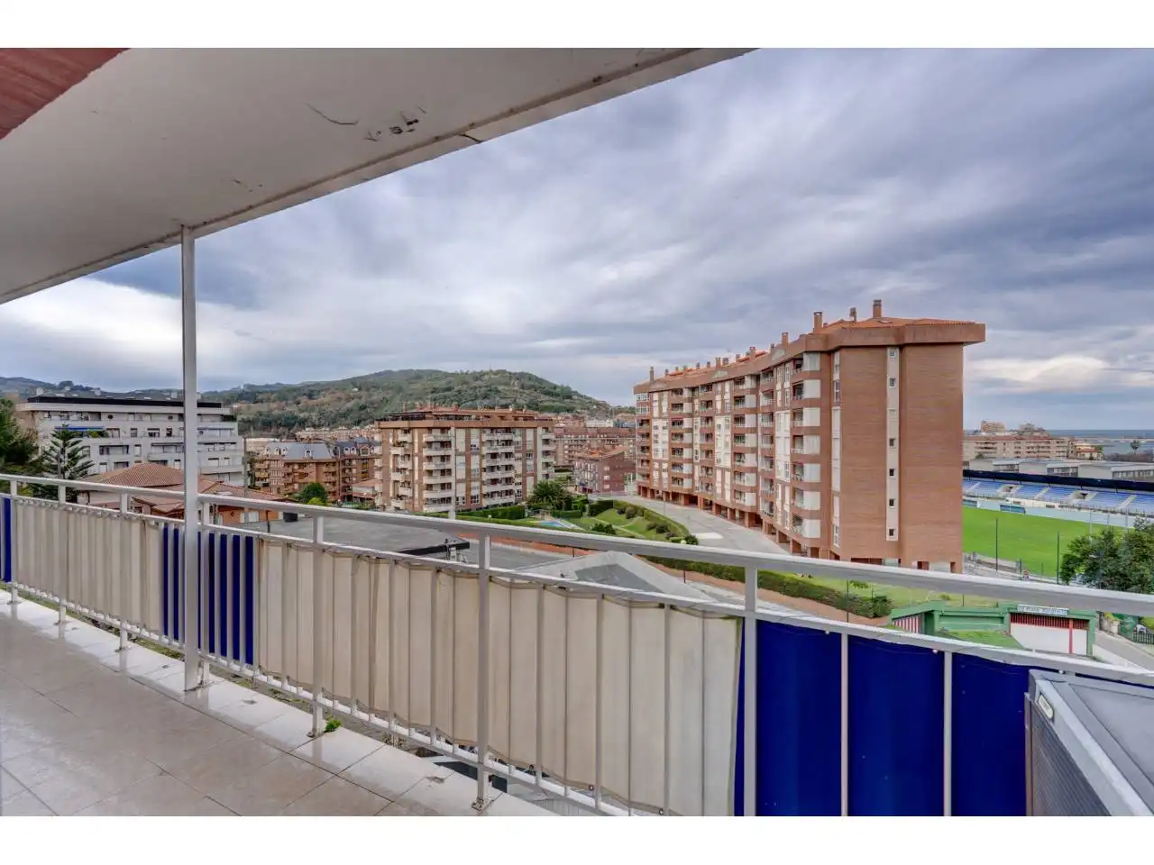 Exterior view of Flat for rent in Castro-Urdiales  with Heating and Terrace