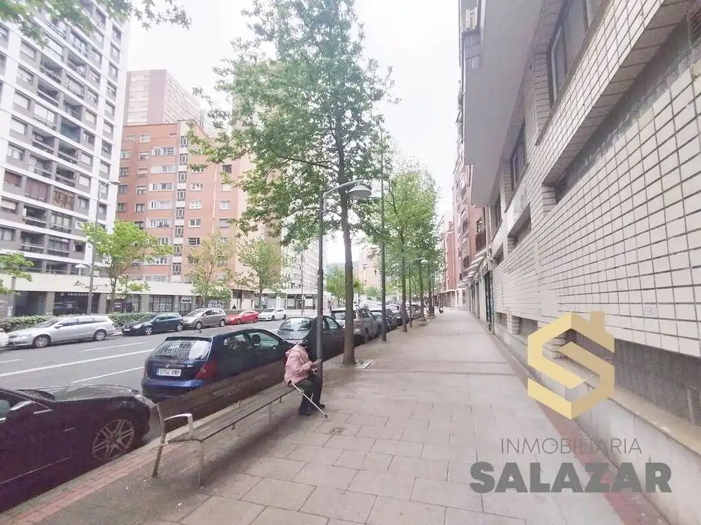 Vista exterior de Oficina en venta en Bilbao  con Calefacción