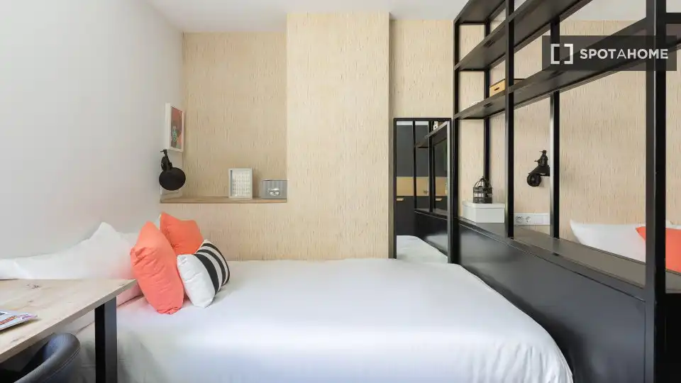 Habitación de Piso de alquiler en Valencia con Aire acondicionado, Calefacción y Amueblado