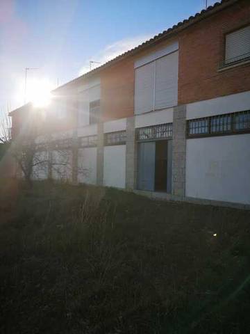 Edificio en Venta en El Hoyo de Pinares