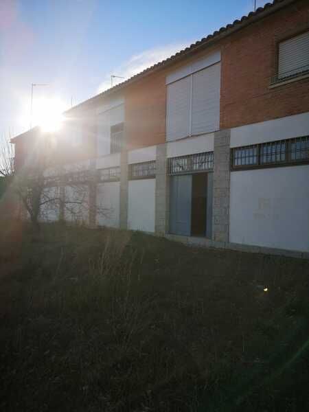 Exterior view of Building for sale in El Hoyo de Pinares 