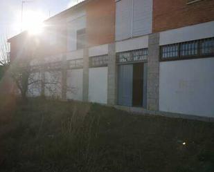 Exterior view of Building for sale in El Hoyo de Pinares 