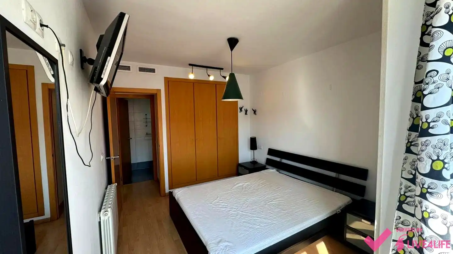 Schlafzimmer von Wohnung zur Miete in Valencia mit Klimaanlage, Heizung und Möbliert