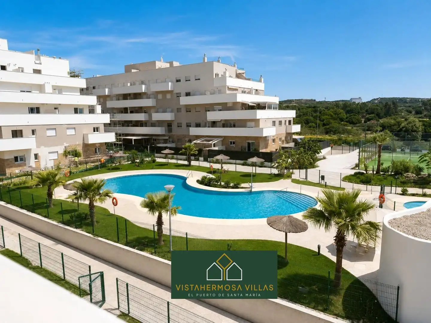 Vista exterior de Piso en venta en El Puerto de Santa María con Terraza y Piscina comunitaria