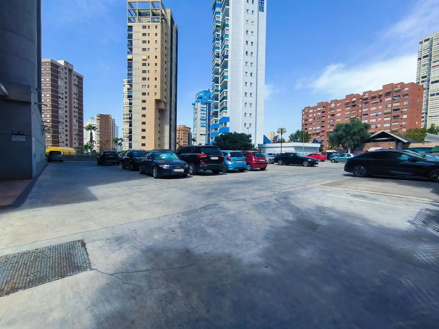 Aparcament de Apartament en venda en Benidorm amb Calefacció, Moblat i Piscina comunitària