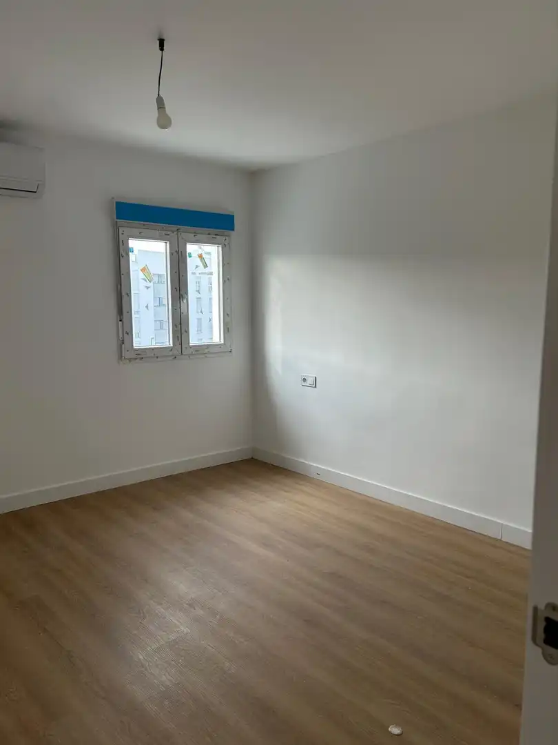 Habitación de Piso en venta en  Sevilla Capital con Balcón