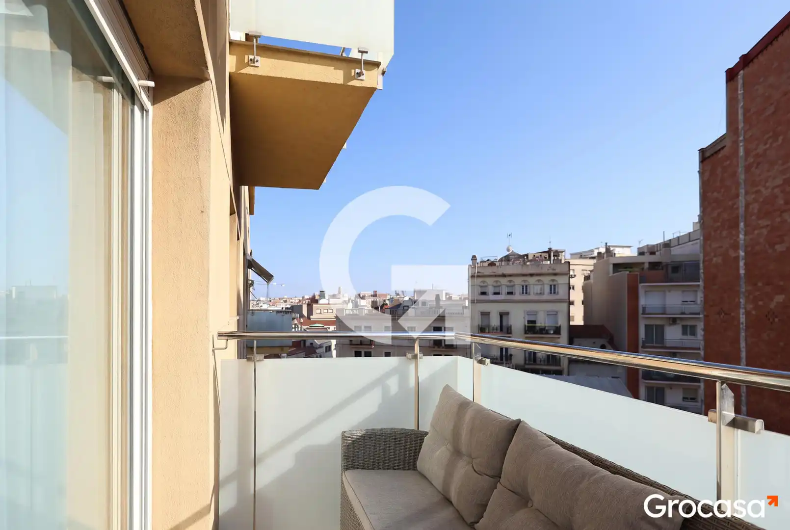 Terraza de Piso en venta en L'Hospitalet de Llobregat con Aire acondicionado, Calefacción y Horno