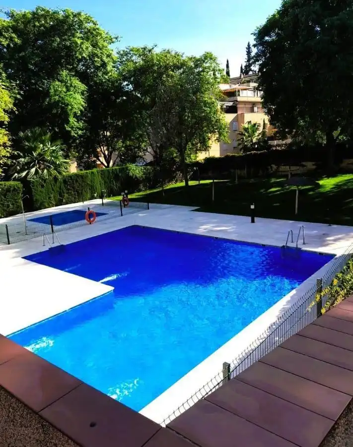 Piscina de Ático en venta en Tomares con Terraza y Piscina comunitaria