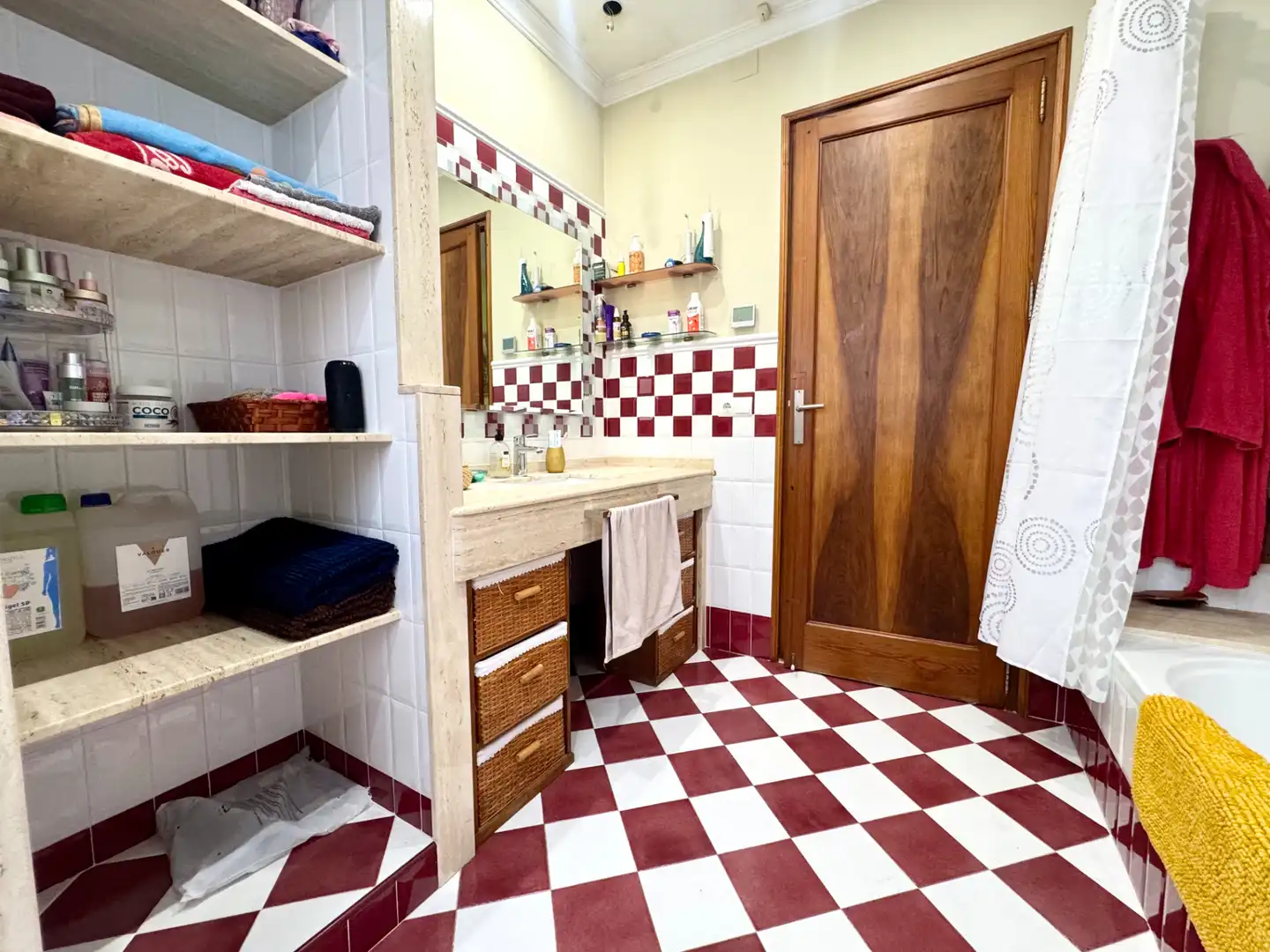 Bathroom of Flat for sale in Sueca  with Air Conditioner, Terrace and Storage room