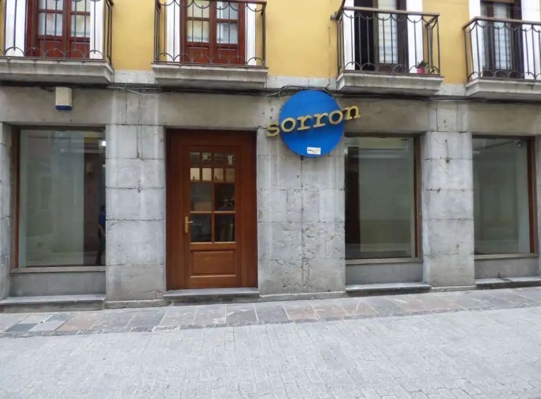Local comercial de lloguer a Korreo Kalea