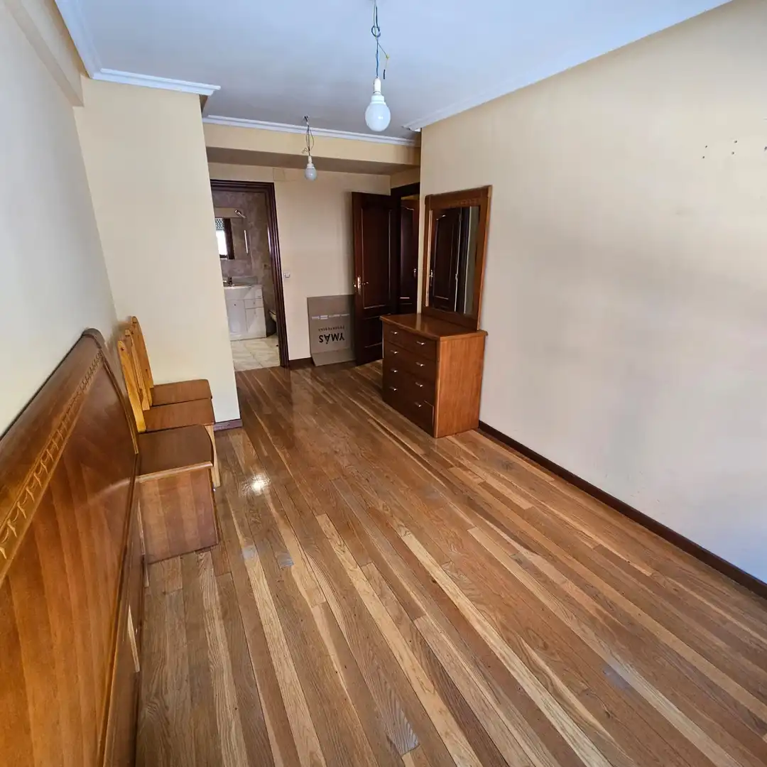 Bedroom of Flat for sale in San Martín del Rey Aurelio  with Heating and Parquet flooring