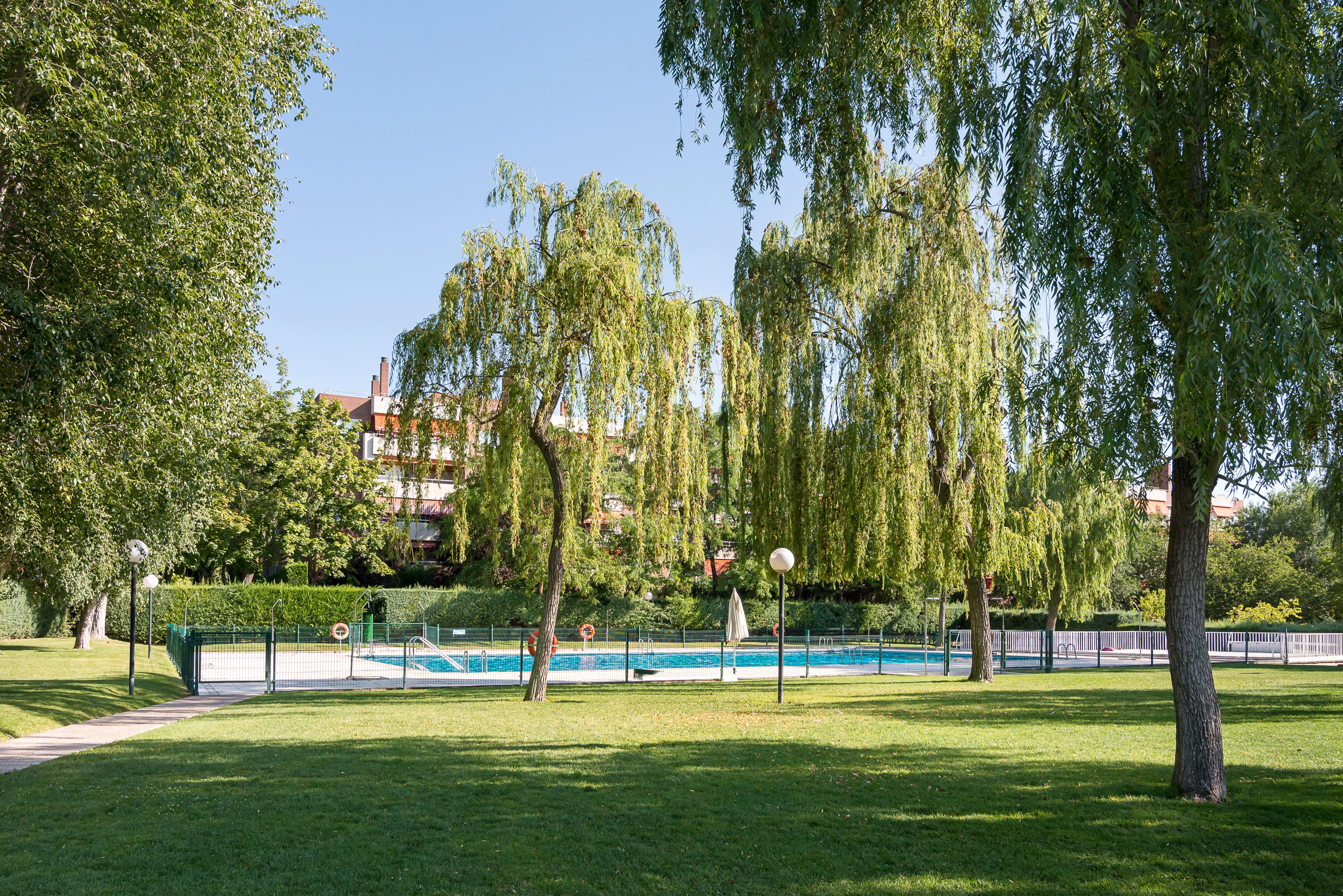 Swimming pool of Apartment for sale in Pozuelo de Alarcón  with Air Conditioner, Heating and Terrace