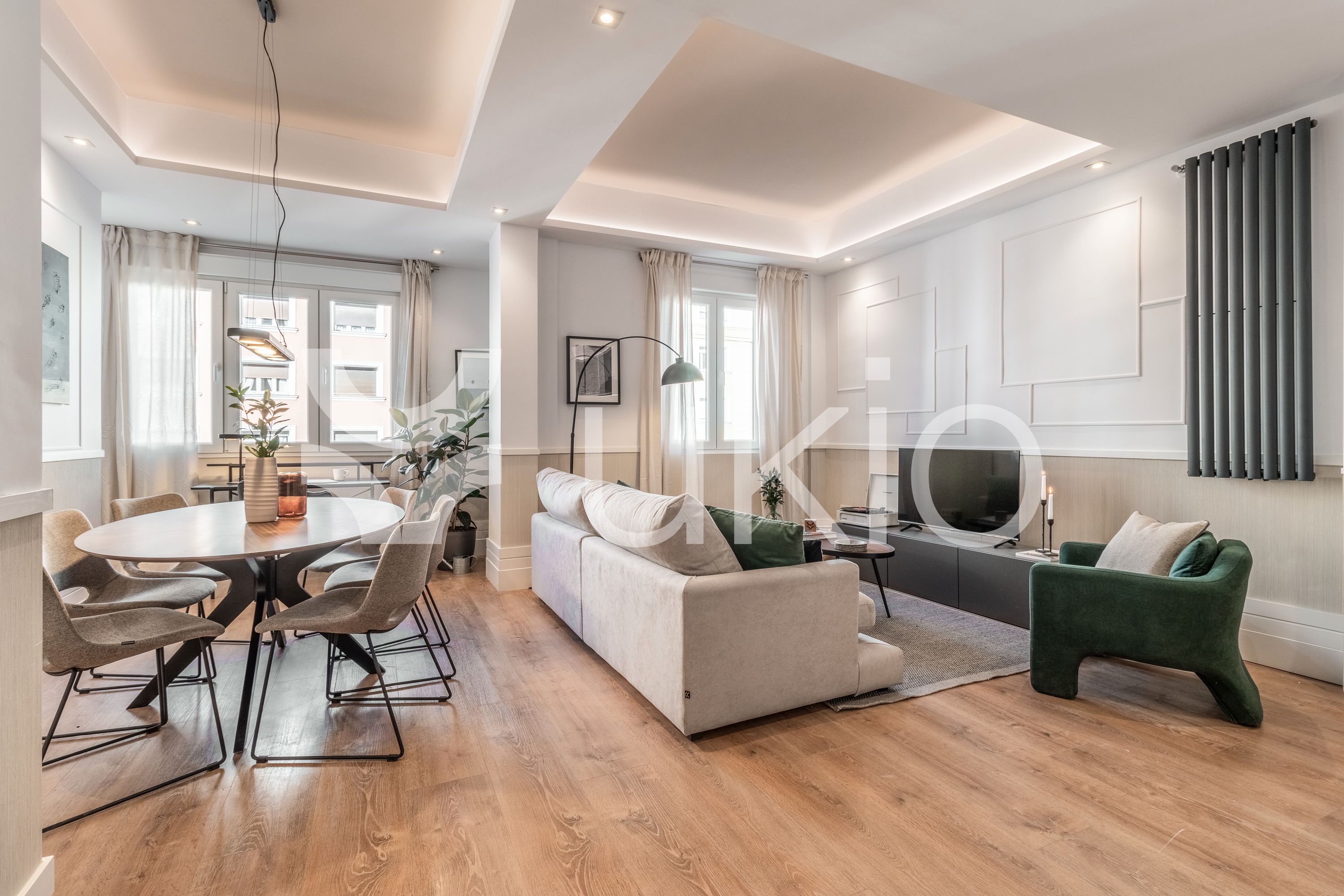 Living room of Flat to rent in  Madrid Capital  with Air Conditioner, Heating and Furnished