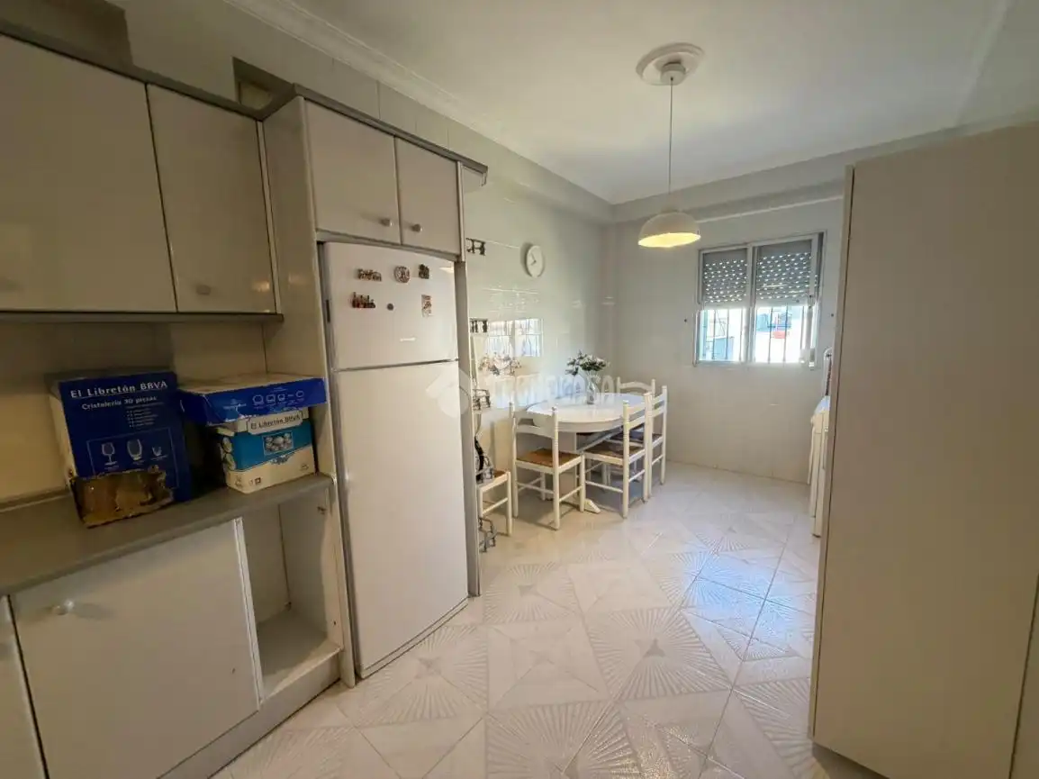 Cuina de Casa o xalet en venda en Sevilla amb Aire condicionat i Balcó