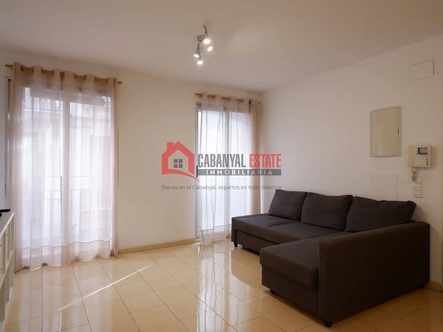 Sala de estar de Estudio de alquiler en Valencia con Aire acondicionado, Amueblado y Balcón