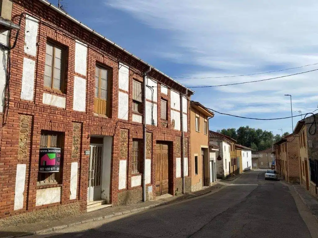 Casa en venda a Camino León 8