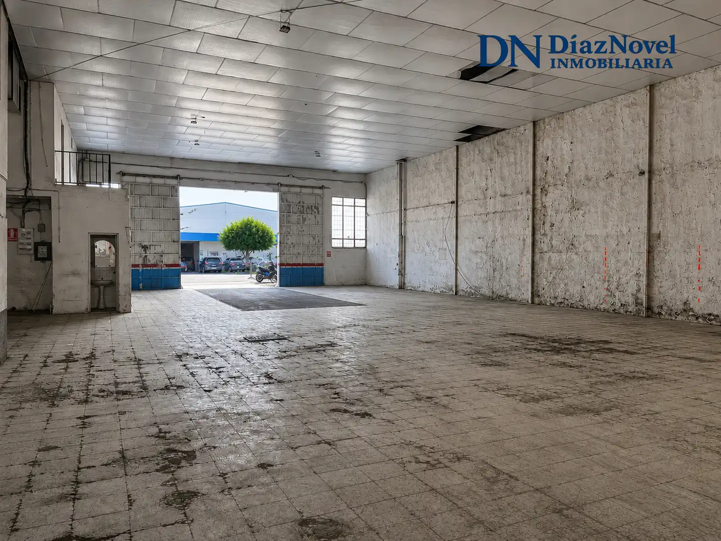 Nave industrial de alquiler en Málaga con Alarma
