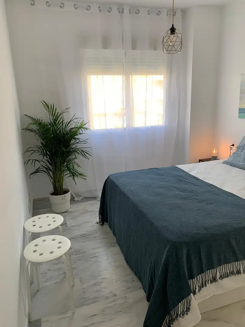 Dormitori de Apartament en venda en Estepona amb Aire condicionat, Terrassa i Traster