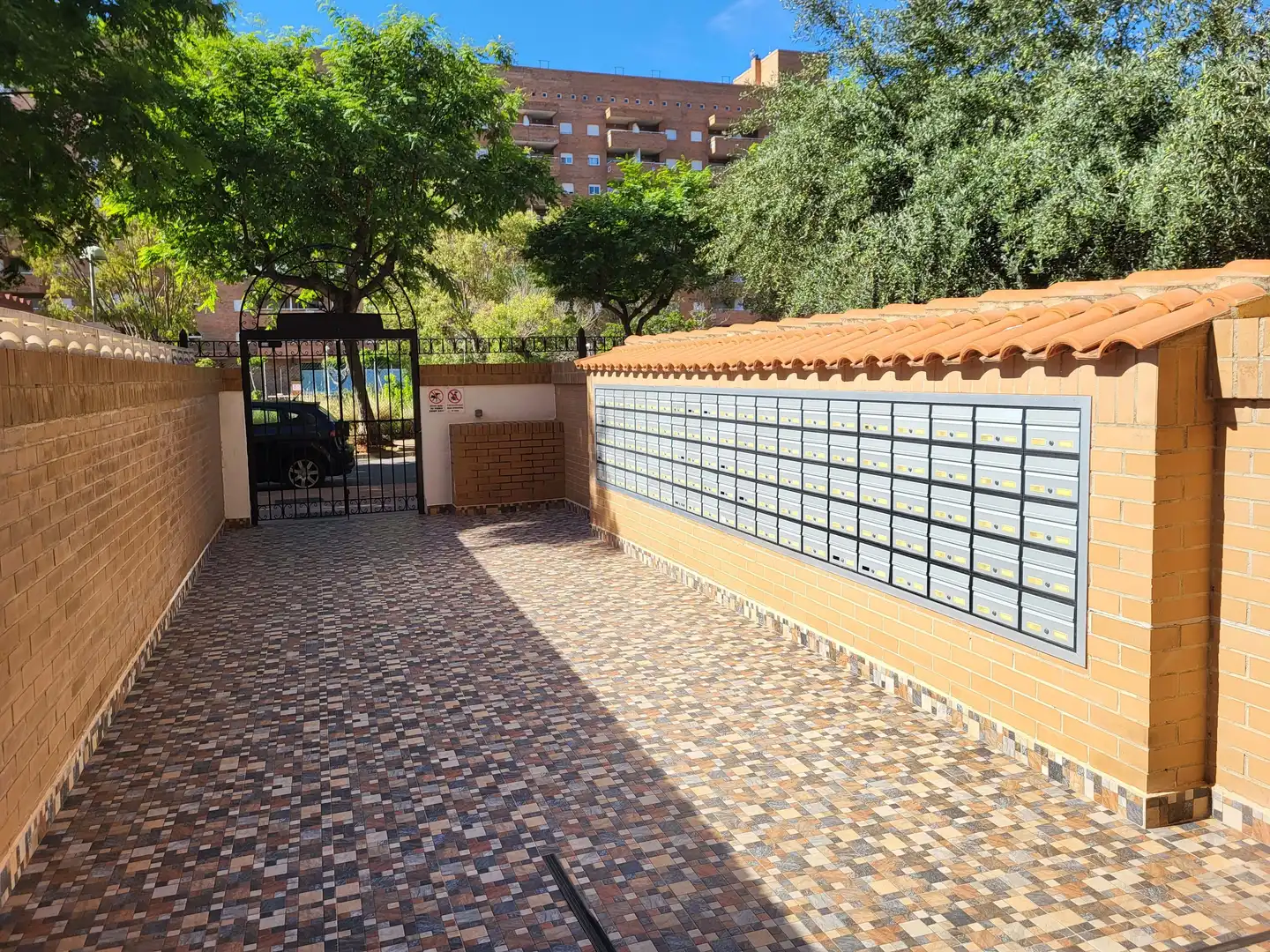 Vista exterior de Pis en venda en Oropesa del Mar / Orpesa amb Aire condicionat, Terrassa i Piscina